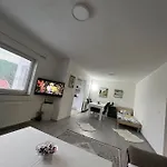 Apartmán Royal Sa Garazom I Klimom Visoko