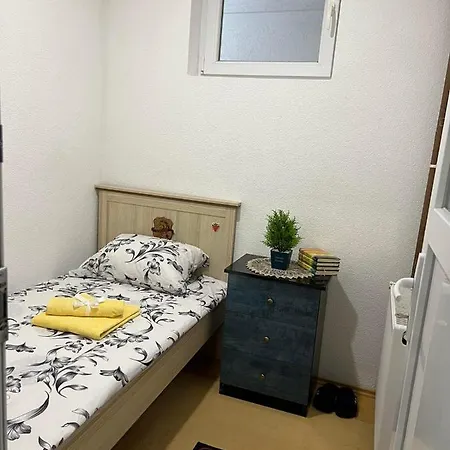 Royal Sa Garazom I Klimom Апартаменты Високо