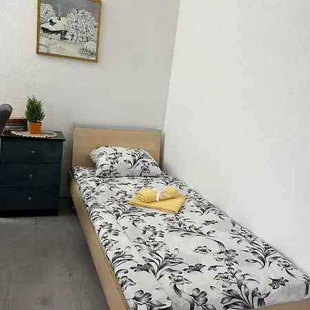 Royal Sa Garazom I Klimom * Visoko