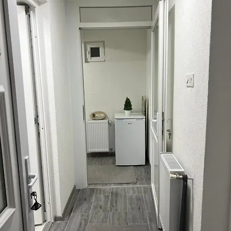 Apartmán Royal Sa Garazom I Klimom Visoko
