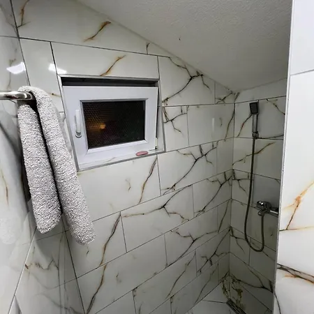 شقة Royal Sa Garazom I Klimom