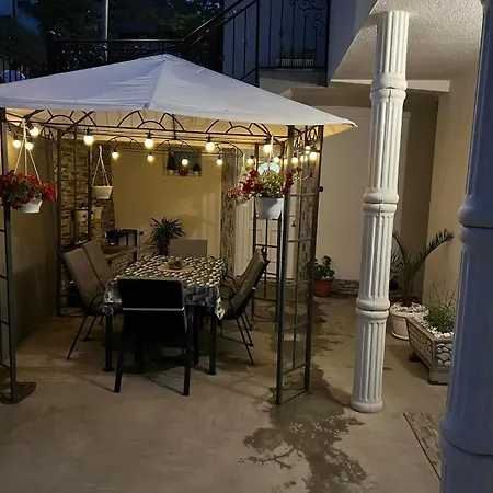 Royal Sa Garazom I Klimom Апартаменты Високо