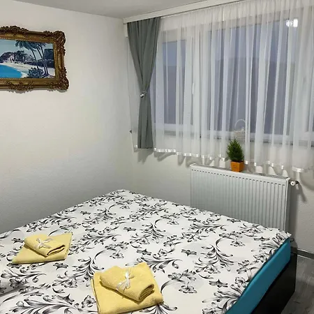 Royal Sa Garazom I Klimom