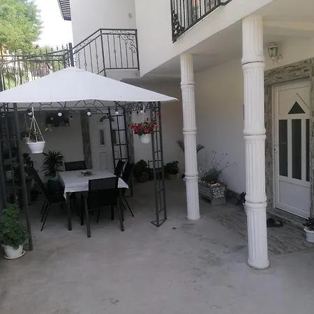 Royal Sa Garazom I Klimom شقة فيسوكو