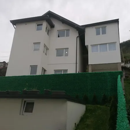 Royal Sa Garazom I Klimom *